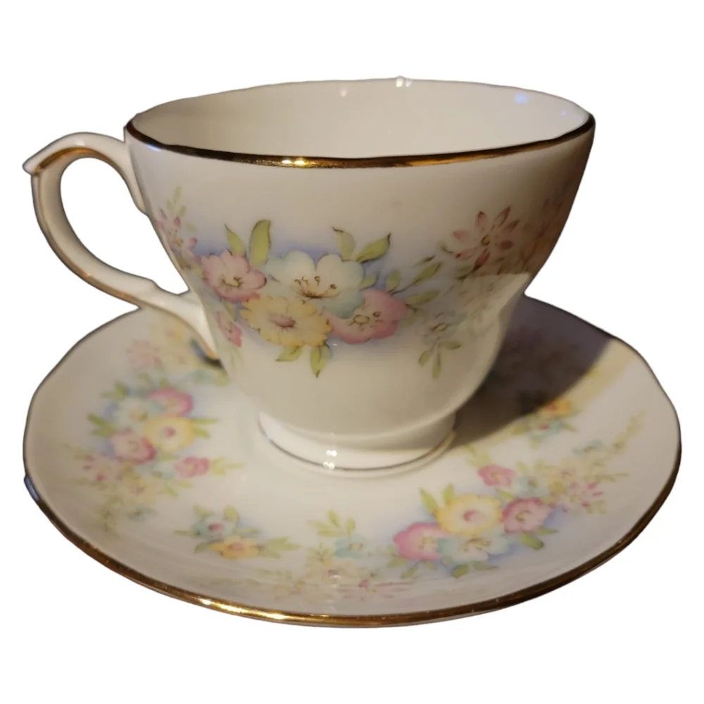 Vtg DUCHESS MARYLAND 🇬🇧 England Bone China Tea Cup Saucer Floral
